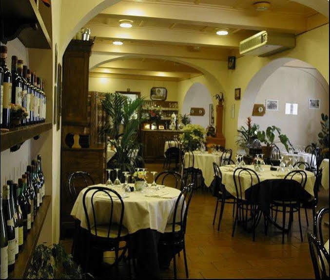 Hotel Il Cavallo 바르베리노 디 무겔로 외부 사진